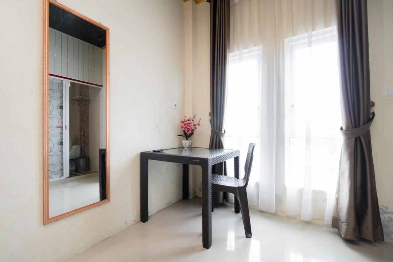 Reddoorz Syariah Near Minangkabau International Aiport Hotel Padang  Exterior photo