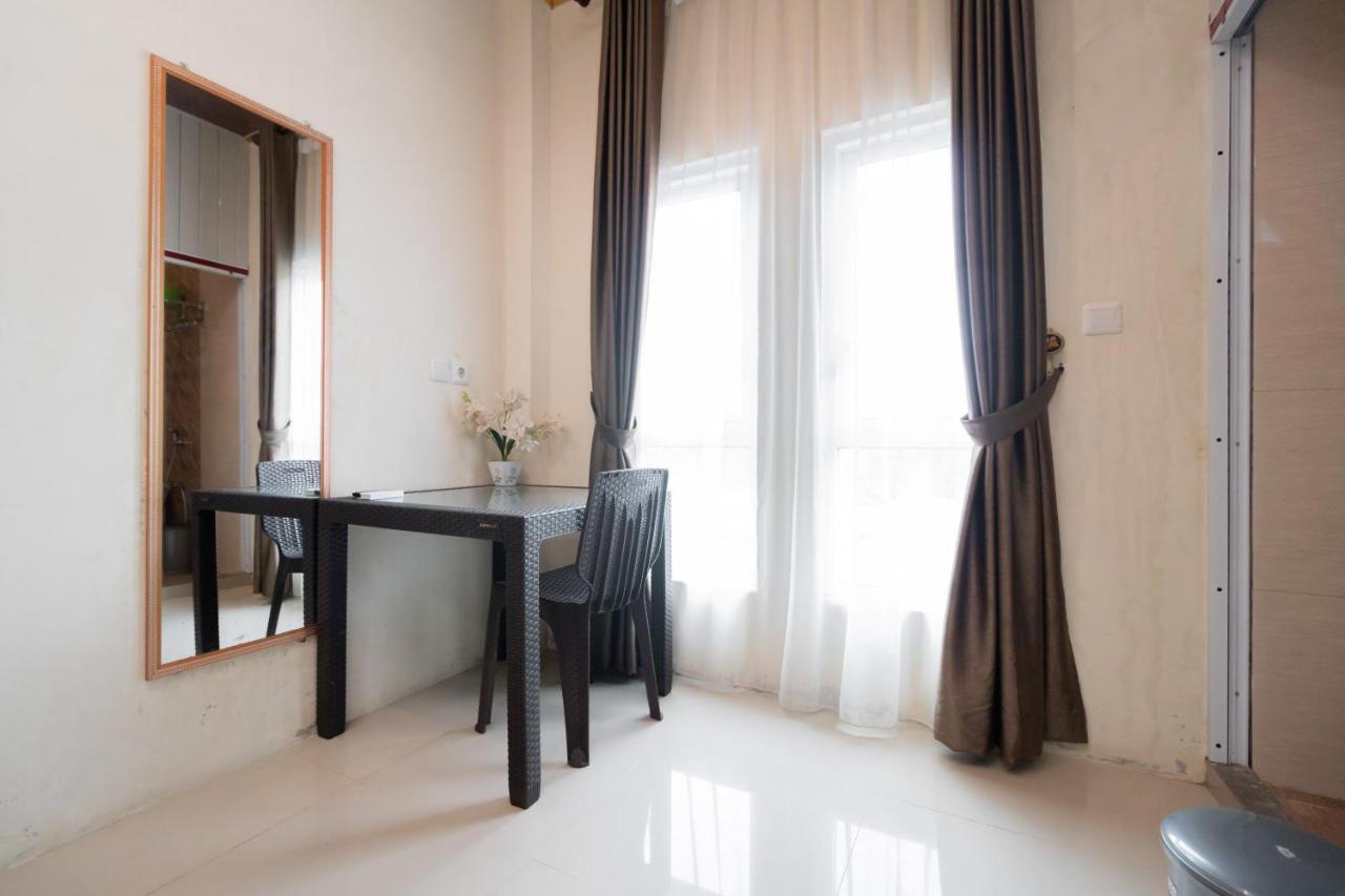 Reddoorz Syariah Near Minangkabau International Aiport Hotel Padang  Exterior photo